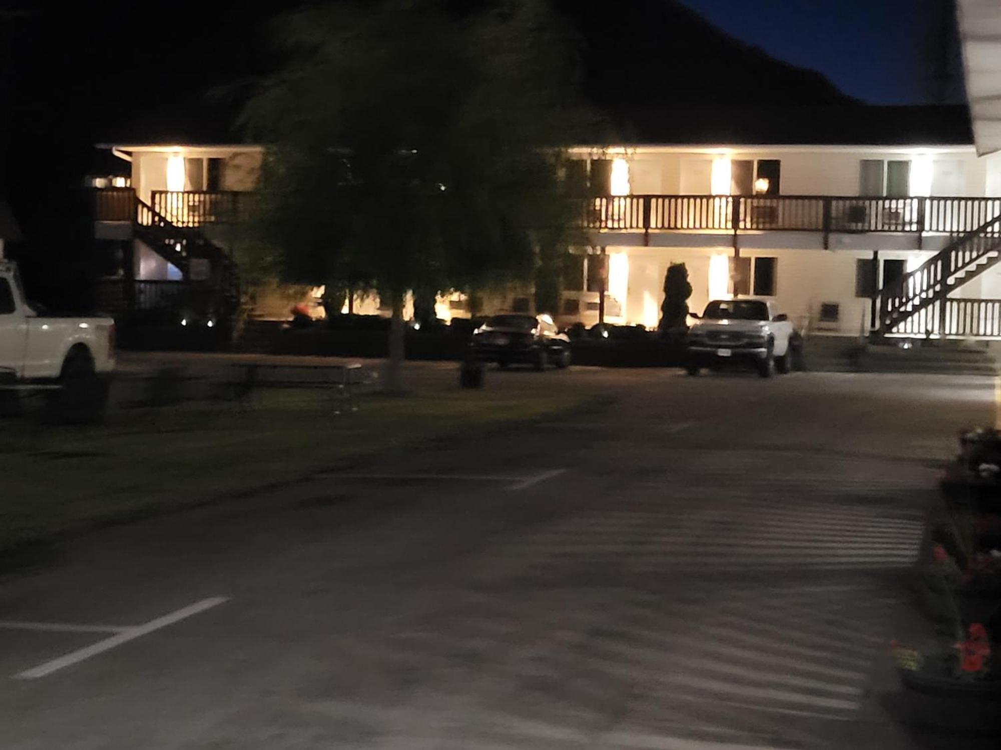 Elks Motel Keremeos Exterior foto